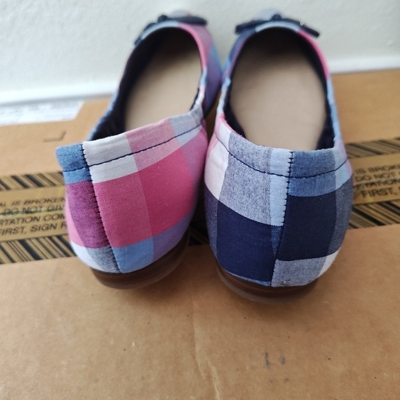 Isaac Mizrahi Women's Ballet Flat Pointed Toe Blue Plaid Bow - Picture 4 of 4
